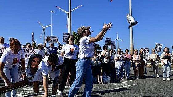 Casi un centenar de personas pide justicia en la prisión de Juan Grande por las muertes de Derimán y Moisés