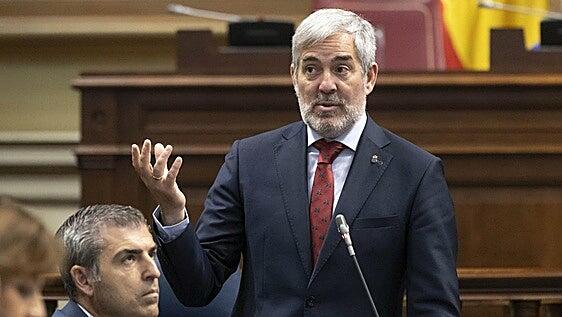 Clavijo alerta de que el nuevo pacto migratorio puede dejar a los adultos hasta seis meses en Canarias