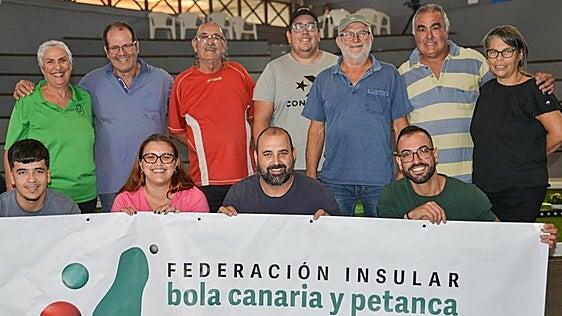 La bola canaria y el cineasta AdriánTejero optan a los premios Joven Canarias
