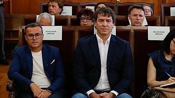 El hermano de Sánchez y Gallardo confían en ser absueltos tras perder «el juicio social»