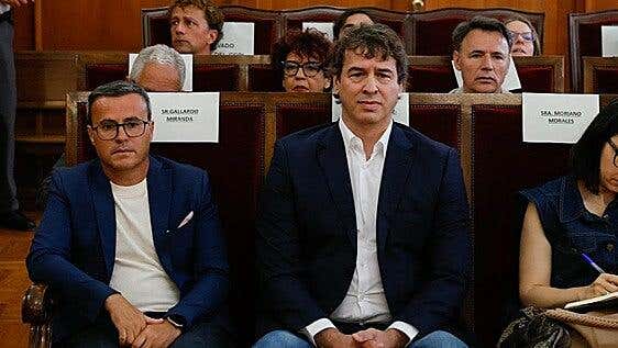 El hermano de Sánchez y Gallardo confían en ser absueltos tras perder «el juicio social»