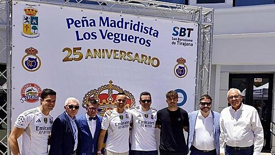 Maspalomas se engalanó para el 25º aniversario de la Peña Madridista Los Vegueros