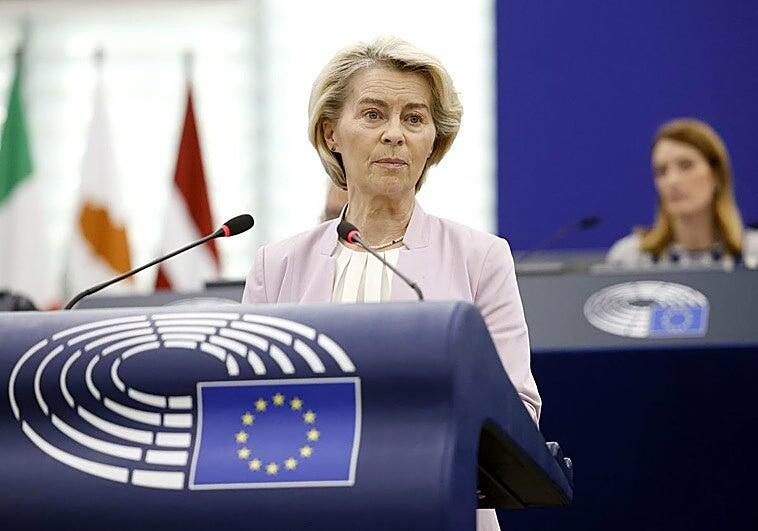 Bruselas propone pausar el mecanismo de ajuste del precio al tope del petróleo ruso