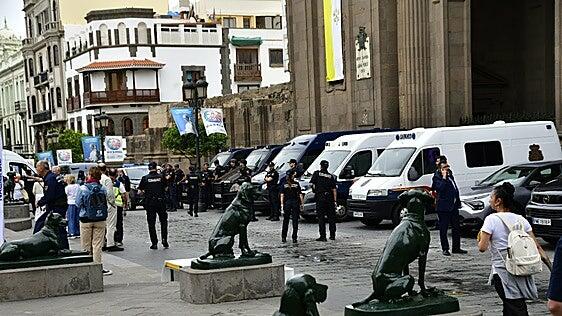 La plaza de Santa Ana se blinda para la visita del papa
