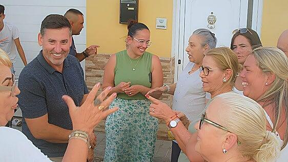 San Bartolomé de Tirajana pone al día a los vecinos sobre la regularización de Salinas del Matorral