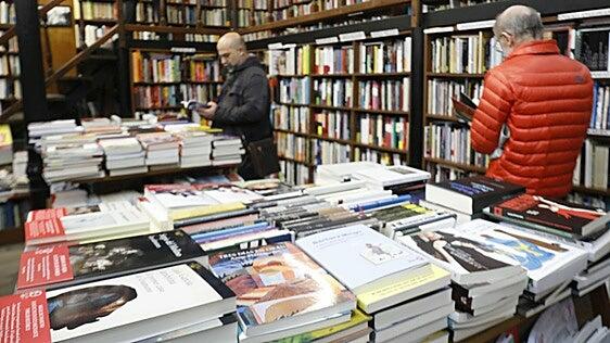 El milagro del libro: aguanta y vende más en la era de la IA