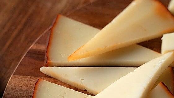 Leche de cabra, sal y pimentón: ingredientes del Maxorata, el queso más premiado de Fuerteventura