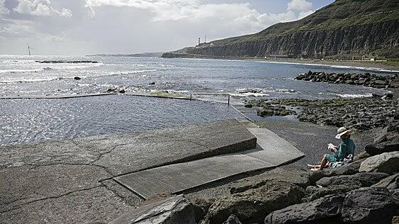Rescatados 2 bañistas arrastradas por la corriente en la playa de La Laja