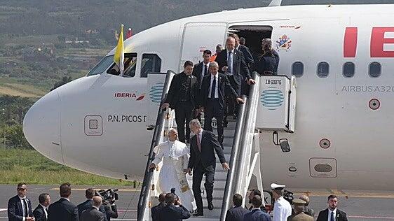 En directo: el papa León XIV se despide de Canarias rumbo a Roma desde el Falcon del Rey Felipe VI