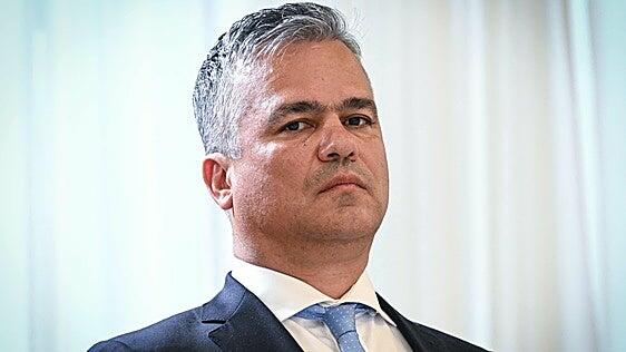 El primer ministro de Rumanía dimite diez días después de su nombramiento