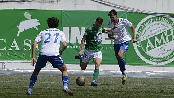 Un gol de Santi Salgado en el minuto 96 ante el Guijuelo mantiene vivo al Tamaraceite en su lucha por el ascenso (2-1)