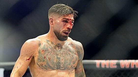 Topuria pierde el cinturón ante Gaethje en el combate en la Casa Blanca