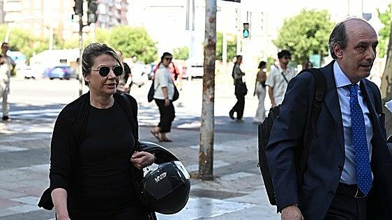 Las acusaciones piden al juez que retire el pasaporte a Begoña Gómez por riesgo de fuga