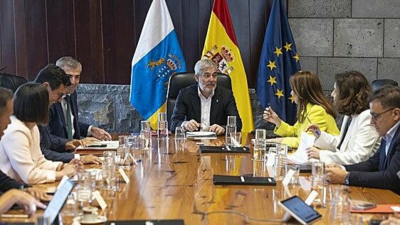 Canarias y Estado se citan el 2 de julio para abordar la gestión aeroportuaria