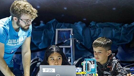 Un robot para una agricultura inteligente: el reto de Ciberlandia para el alumnado canario