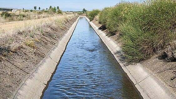 Herido grave un menor de 2 años al sufrir un ahogamiento tras caer a un canal en la provincia de Badajoz