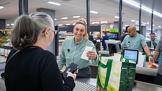 Mercadona crea 365 puestos de trabajo en Canarias para la campaña de verano