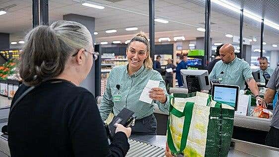 Mercadona crea 365 puestos de trabajo en Canarias para la campaña de verano