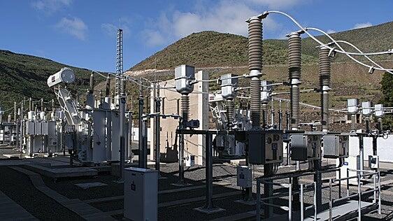 El Miteco autoriza la entrada en servicio de la conexión eléctrica Tenerife-La Gomera