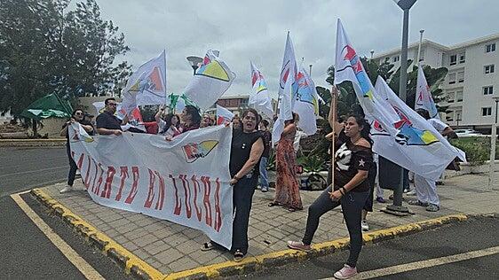 Protesta por la falta de personal en la residencia Taliarte Sur