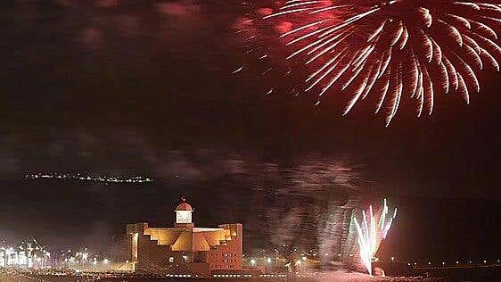 Lugares mágicos para vivir las hogueras de San Juan desde Canarias este 2026