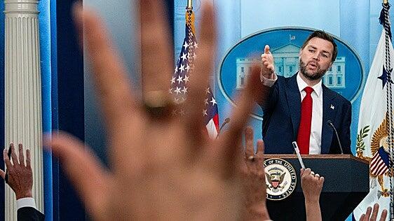 Estados Unidos trata de frenar las críticas al pacto con Irán y asegura que no dará dinero al régimen