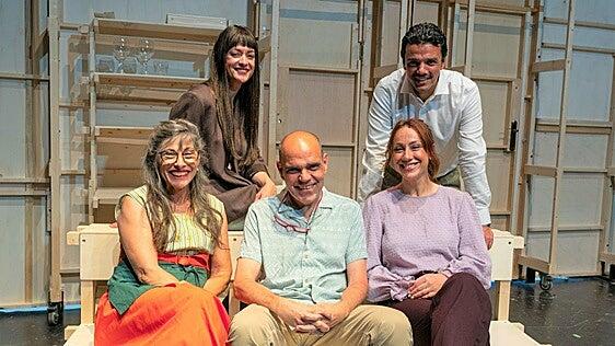 Mario Vega: «Me atrae que lo doméstico sea inmenso y que una cena contenga drama y comedia»