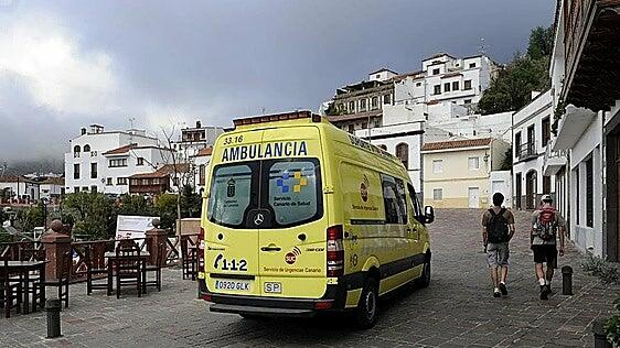 Queda atrapada tras volcar su coche en Santa Lucía y resulta herida grave