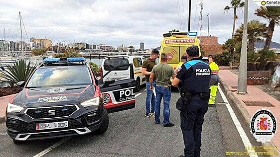 Un menor se arroja al mar durante una persecución policial en el Puerto de Las Palmas