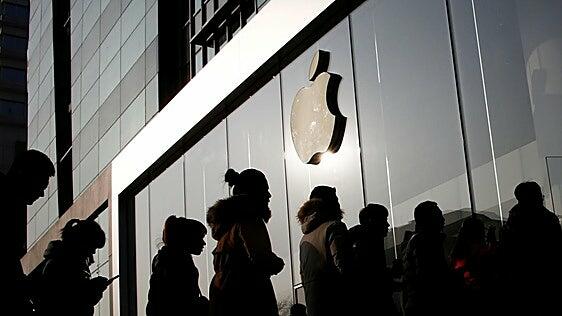 Gafas, un iPhone plegable y AirPods con cámara: la hoja de ruta filtrada de Apple