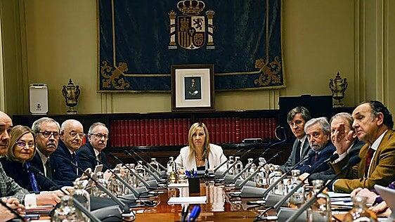Un CGPJ partido en dos y con el voto decisivo de Perelló inicia el proceso para expedientar a Peinado