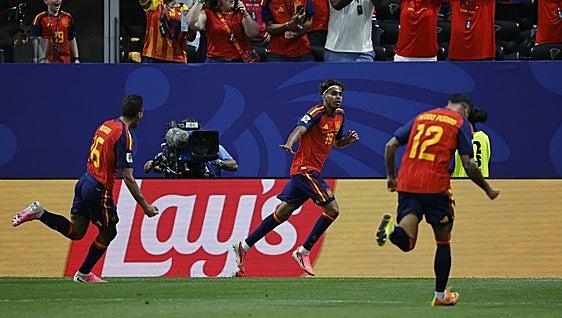 España convoca a dos estrellas para este Mundial: Quevedo y Elvis Crespo