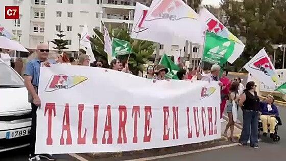 El personal del Centro Sociosanitario de Taliarte denuncia su precaria situación laboral en una protesta