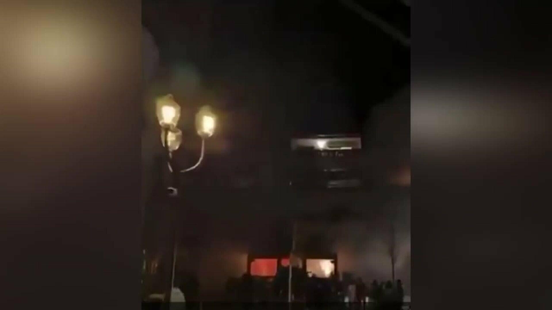 Unas bengalas en botellas de champán causaron el incendio de Crans-Montana (Suiza)