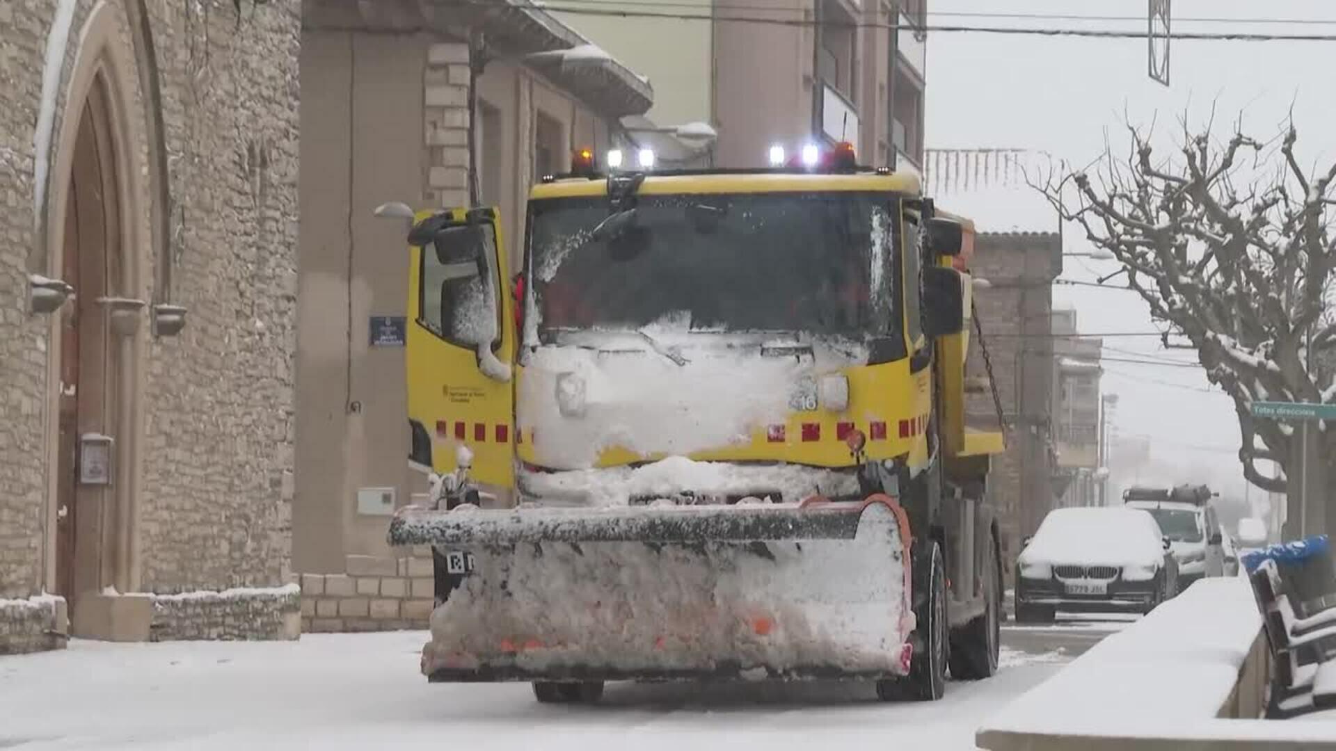 La borrasca Francis pone en alerta a las CCAA: Un manto blanco cubre la víspera de los Reyes