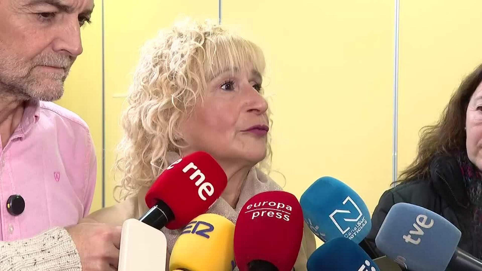 Amama cifra en 338 las afectadas por los fallos del cribado del cáncer de mama y pide "un poco