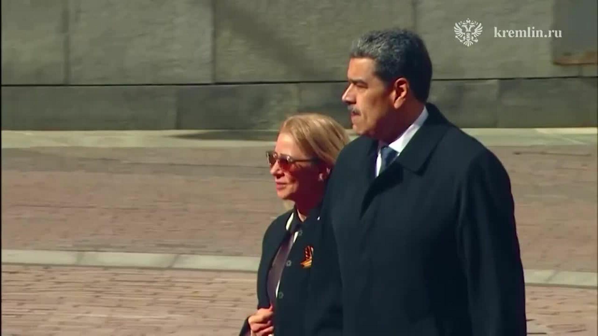 Sánchez habla con Delcy Rodríguez y le traslada su oferta de mediación