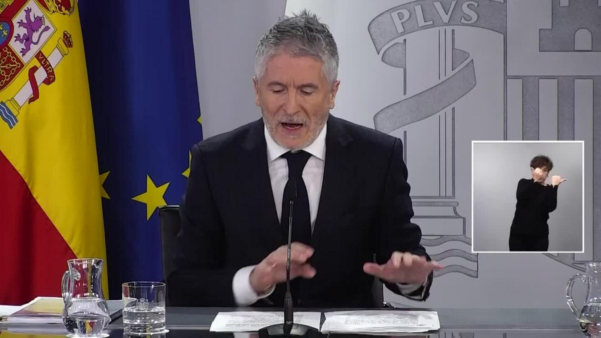 Marlaska confirma que hay tres cadáveres en el Alvia "pendientes aún de extracción"