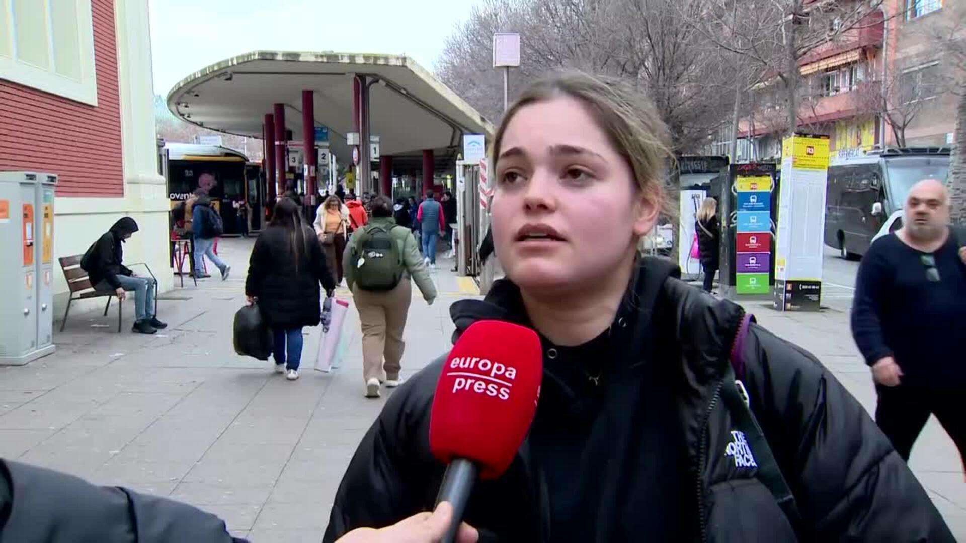 Usuarios de Rodalies recurren a transporte alternativo tras la suspensión del servicio
