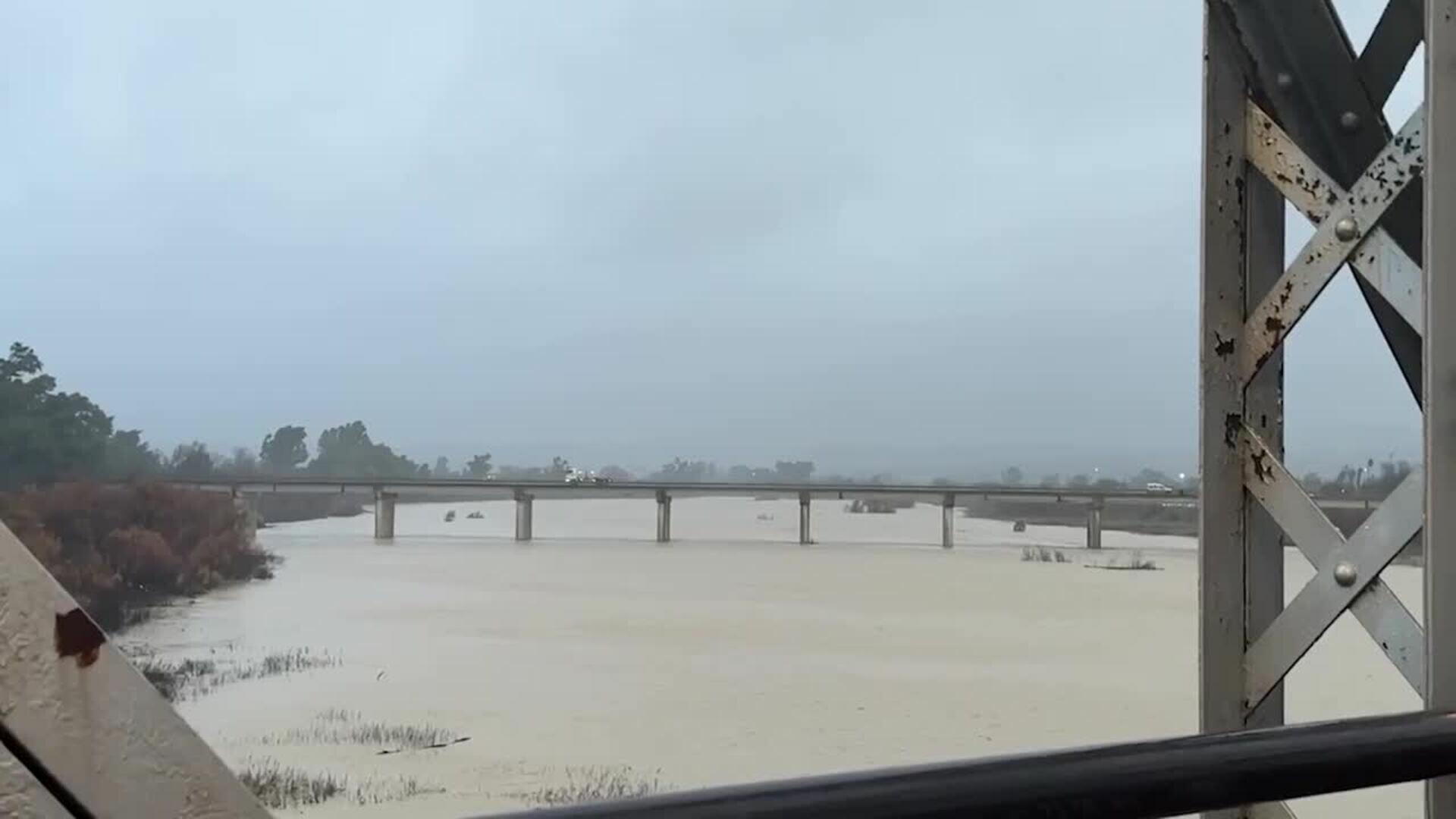 Lora del Río (Sevilla) pide “tranquilidad” porque el nivel del río “no seguirá subiendo”