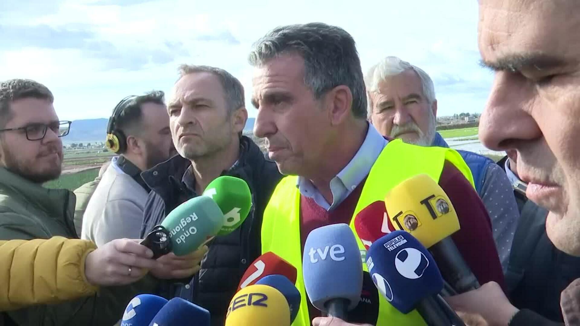 El campo saca músculo en Murcia y pide que no lleguen "productos llenos de mierda"