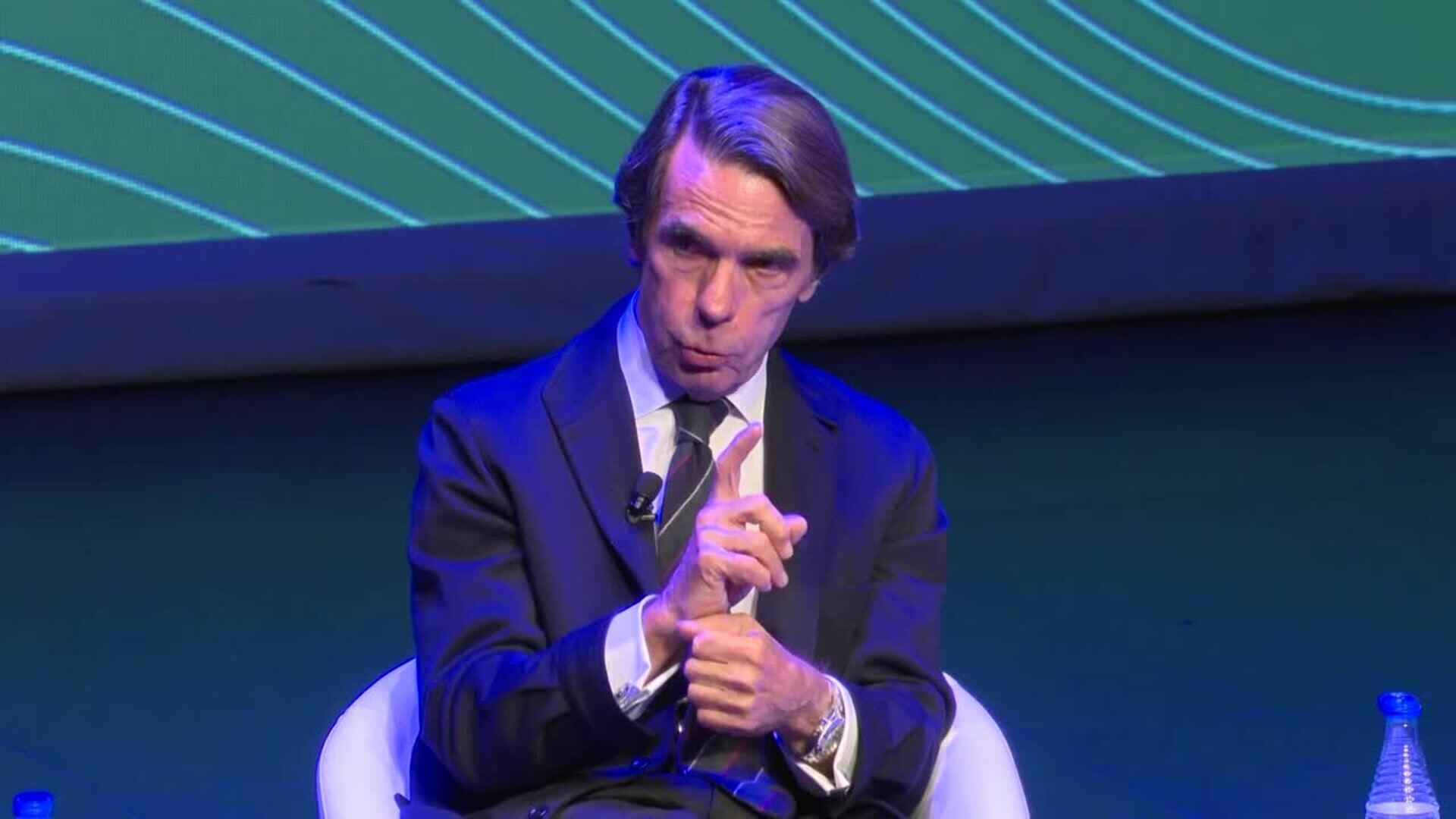 Pérez-Reverte traslada a octubre las jornadas sobre la Guerra Civil e invitará a Pablo Iglesias