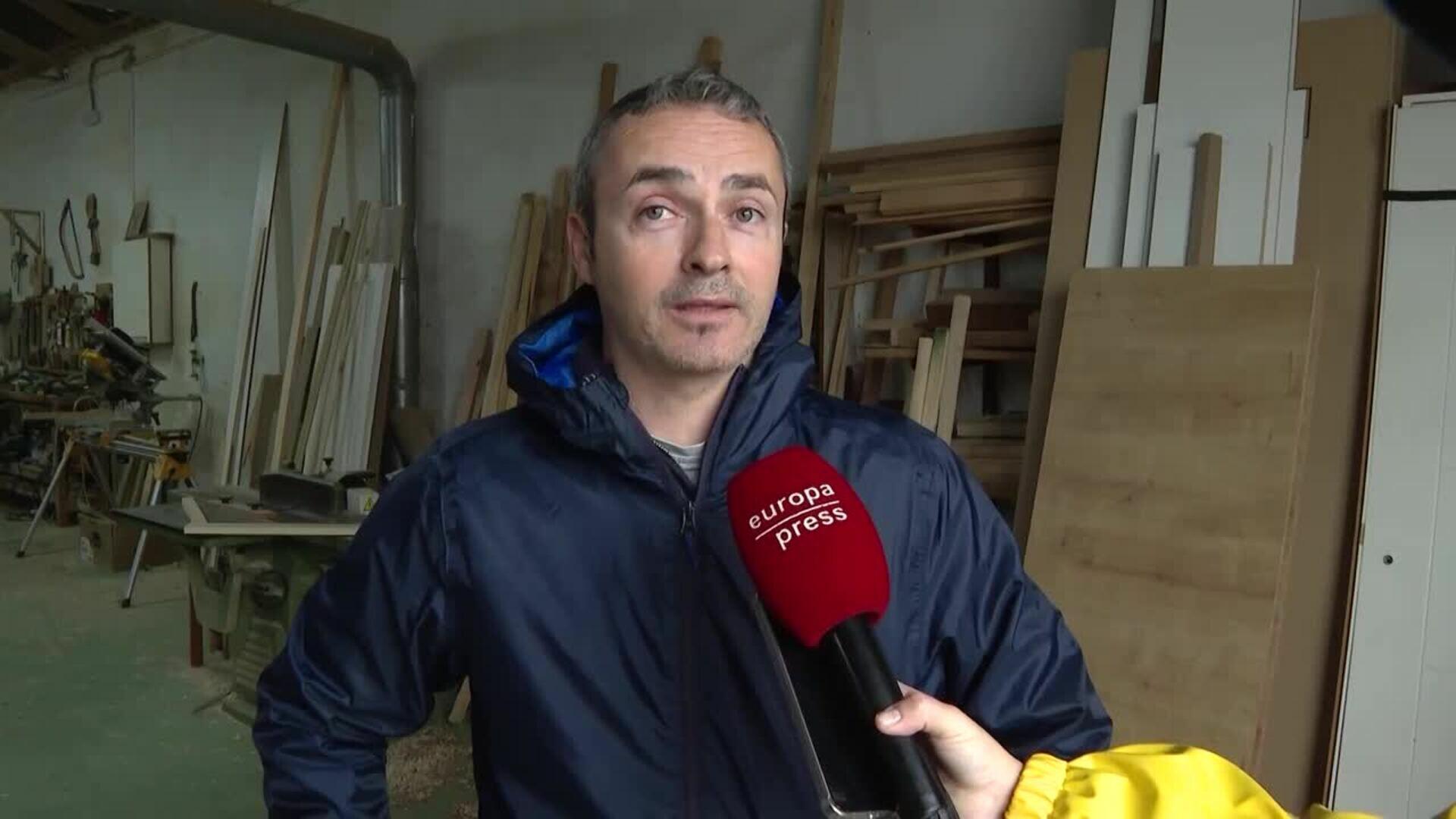 La rápida crecida del río Hozgarganta deja incomunicada a San Martín del Tesorillo