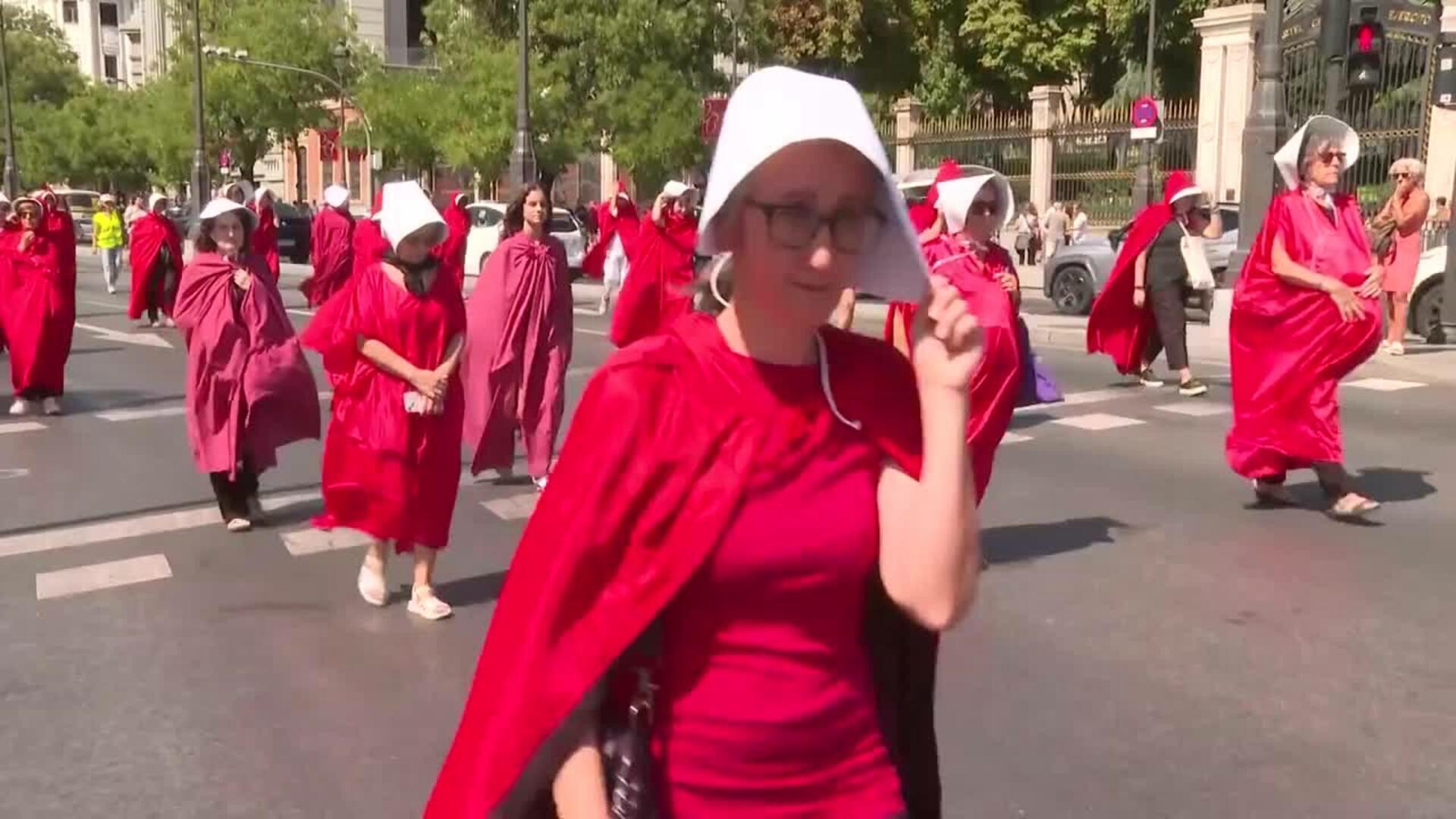 Igualdad afirma que no tiene competencias para cerrar web de gestación subrogada