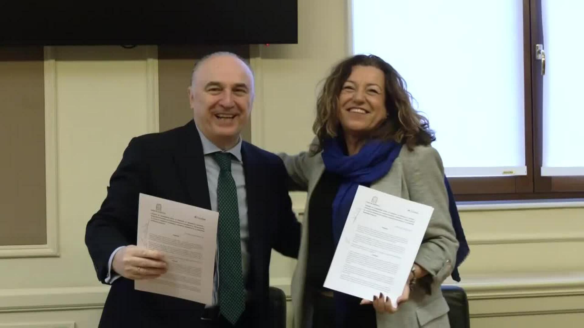 La Junta y CaixaBank formalizan un convenio para impulsar la FP Dual en Andalucía