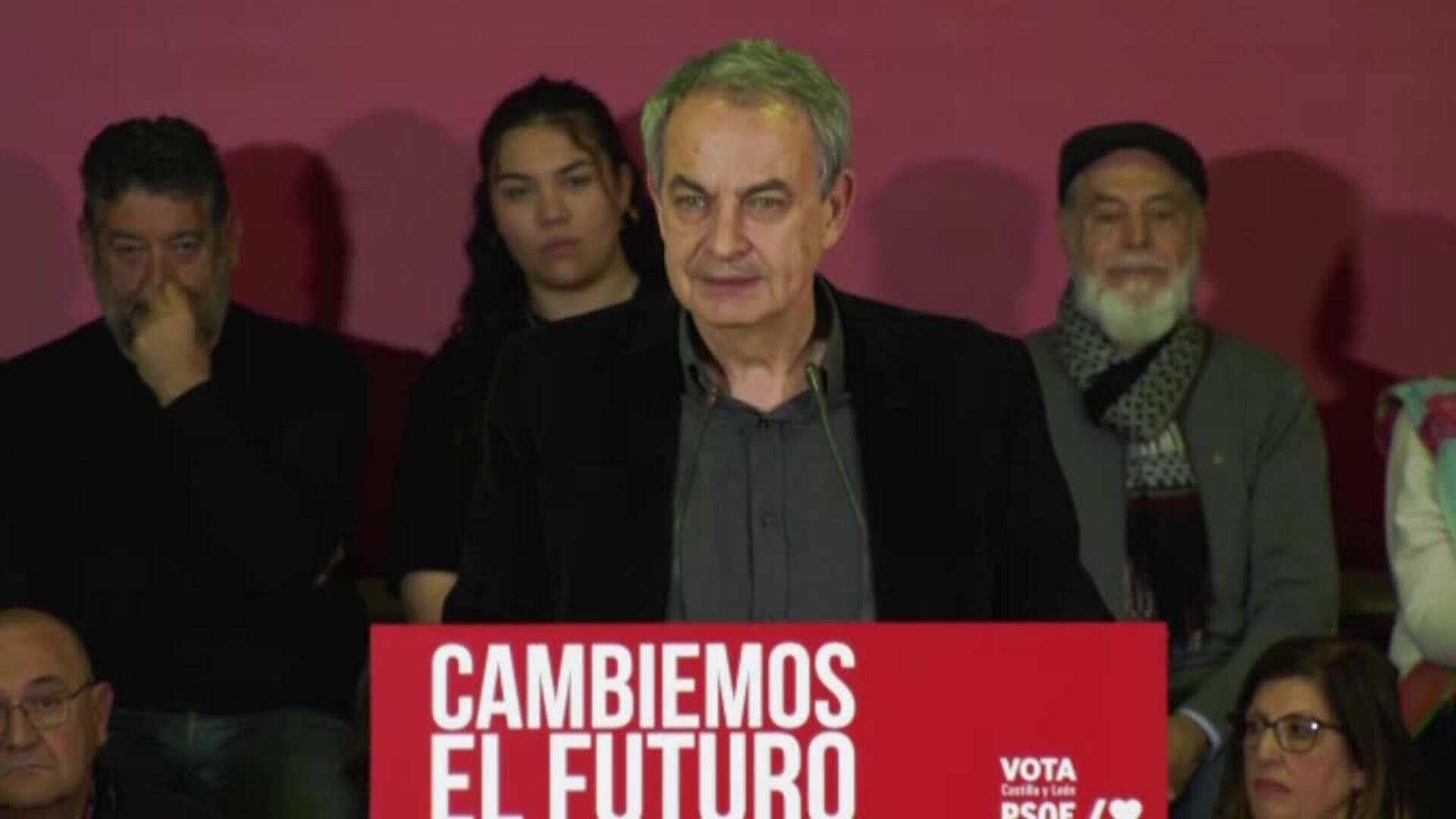 Zapatero ensalza la "personalidad e identidad" de Carlos Martínez