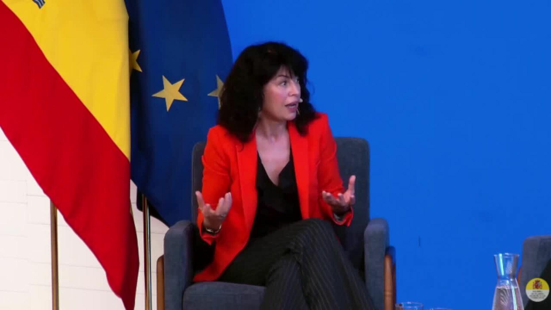 Ana Redondo aboga por "poner límites" a las redes sociales