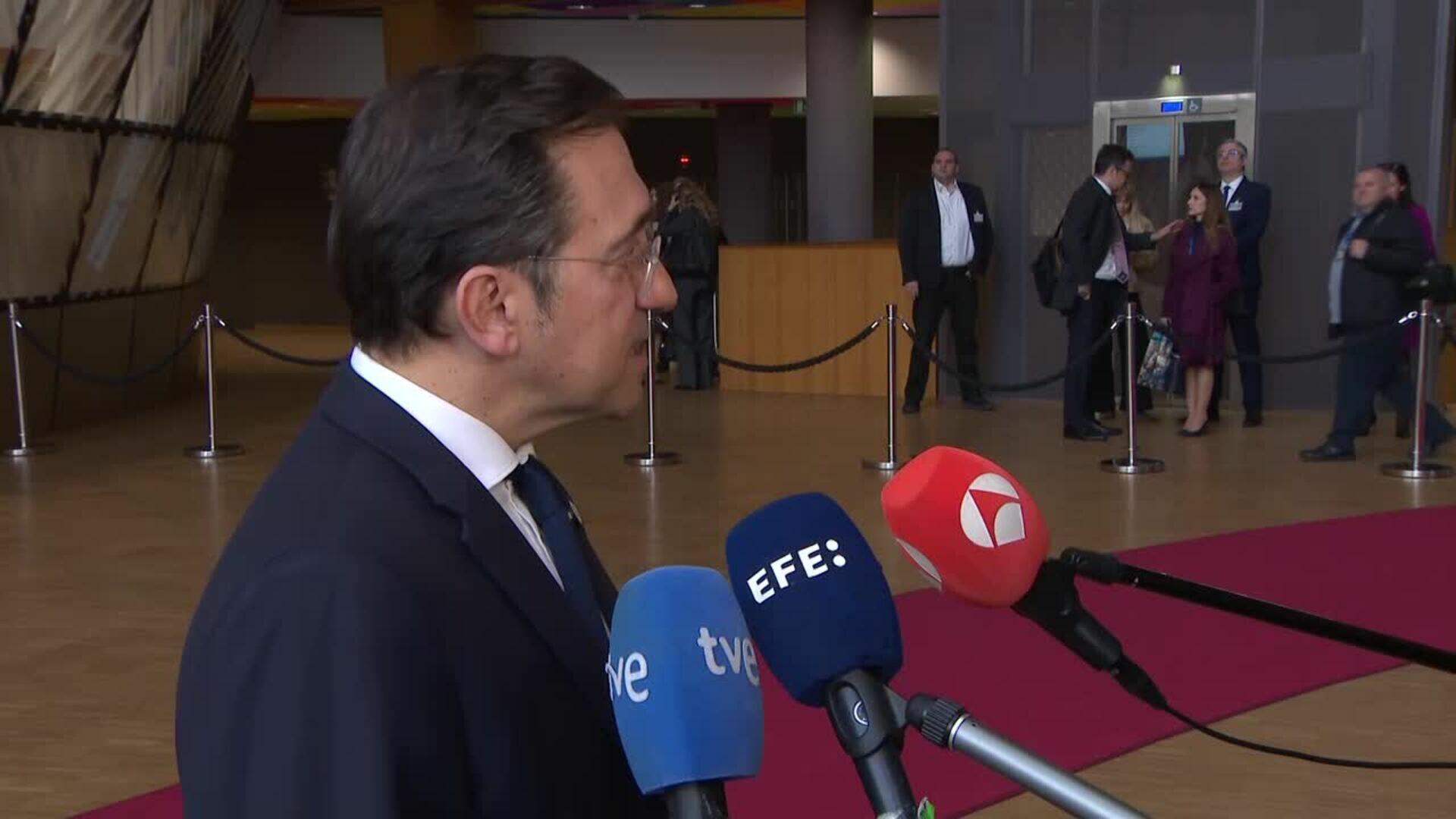 Albares no ve necesaria una misión de la UE para garantizar el tránsito en Ormuz