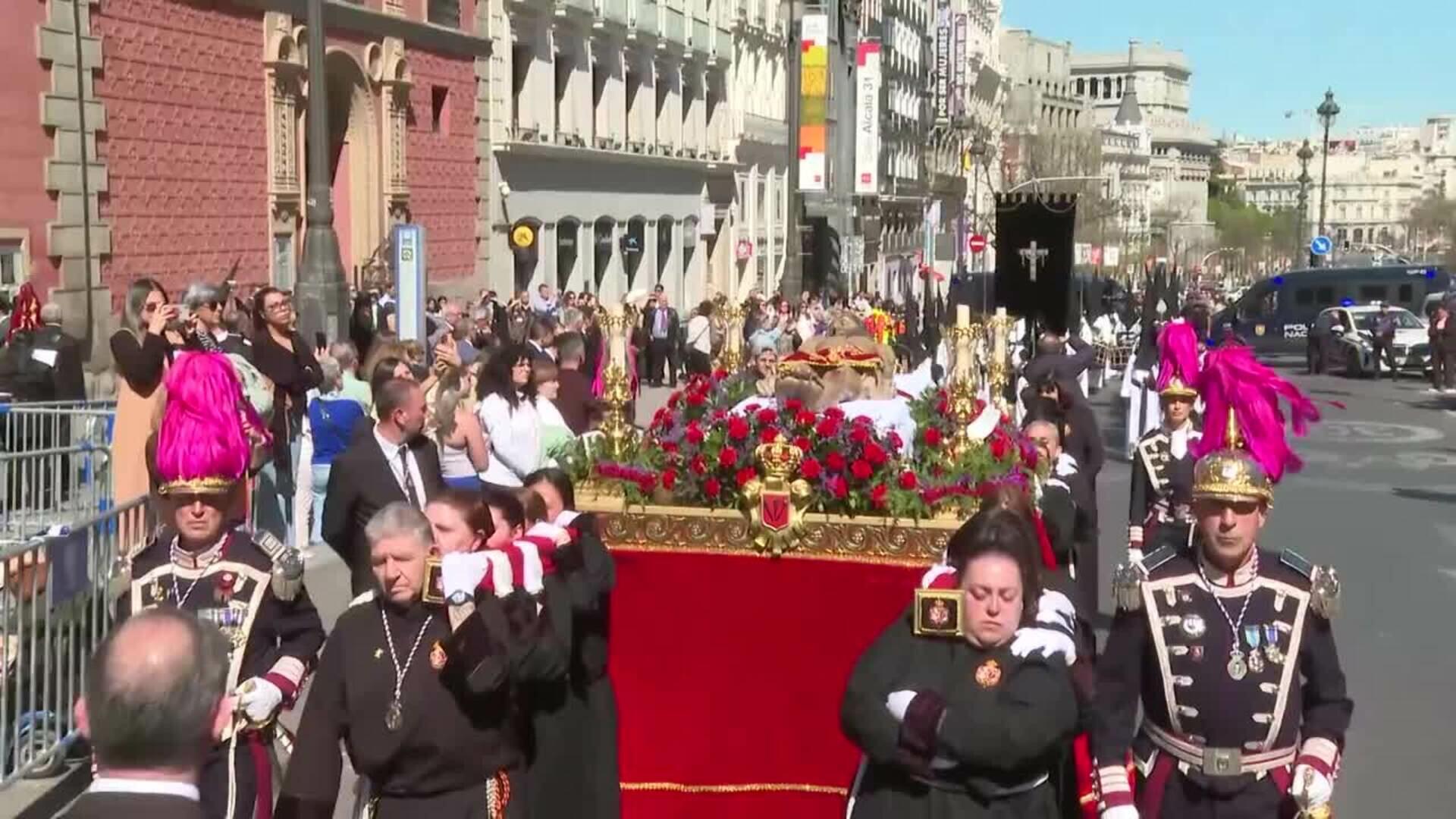 La procesión de La Soledad, protagonista del Sábado Santo en las calles de Madrid