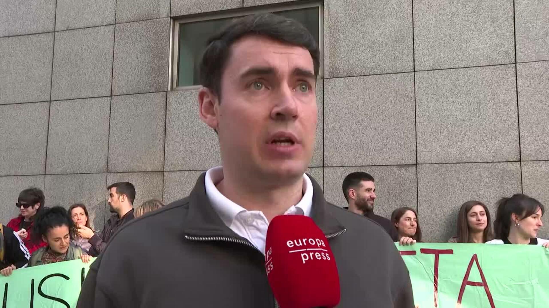 Trabajadores de Biobizkaia se concentran en Bilbao para pedir la equiparación con Osakidetza